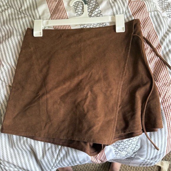 Abercrombie & Fitch Vegan Suede Skirt in Rich Brown - Picture 1 of 3